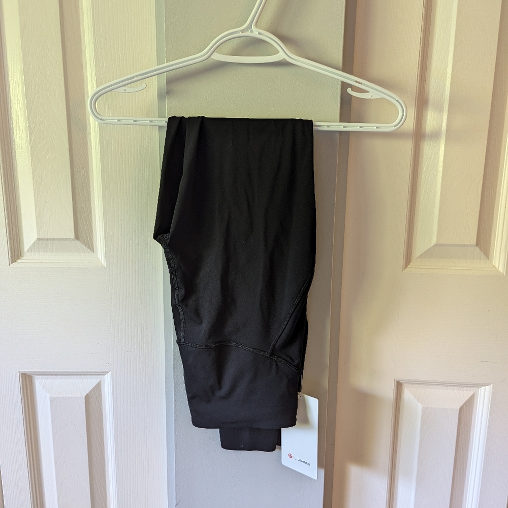 NWT LULU BASE PACE HR TIGHT SIZE 6 / 28"